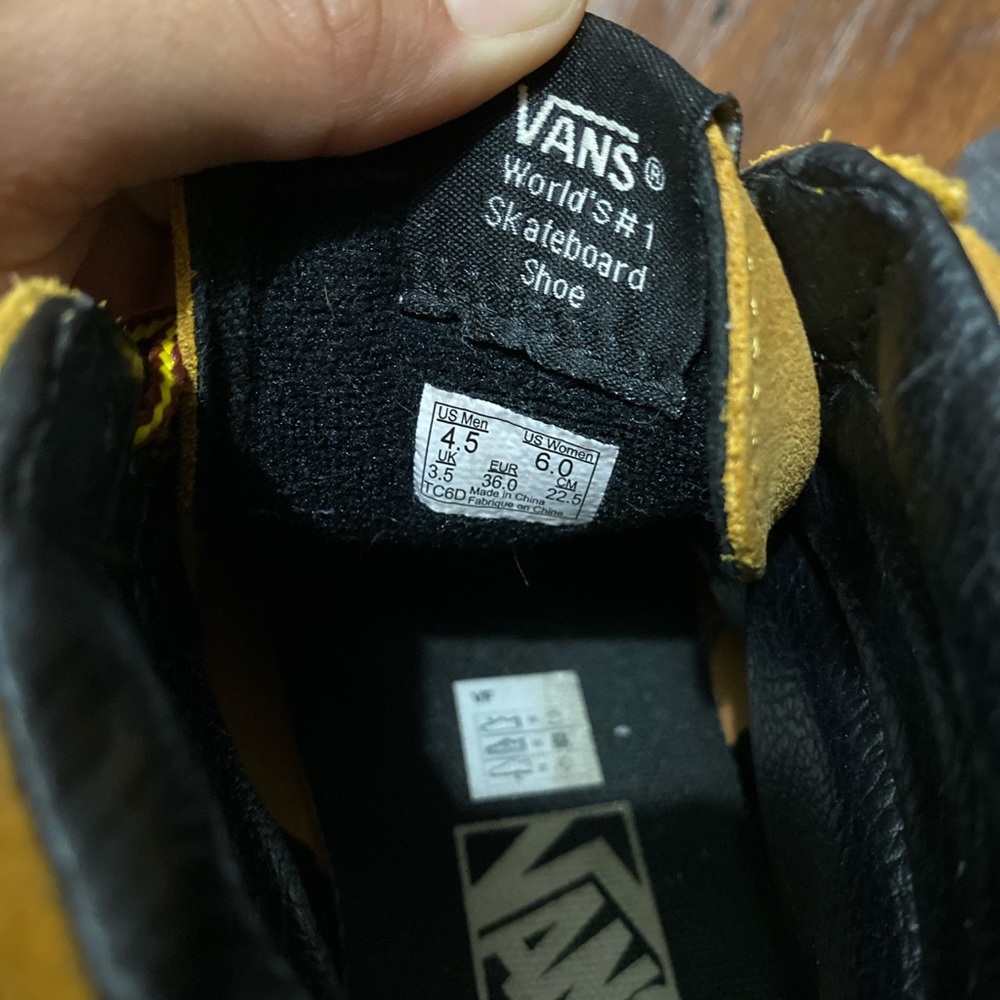 Vans - Picture 4 of 4